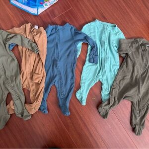 0-3M 5x Old Navy Double Zipped Onesie/Sleepers with Hand Mitts and Foot Covers